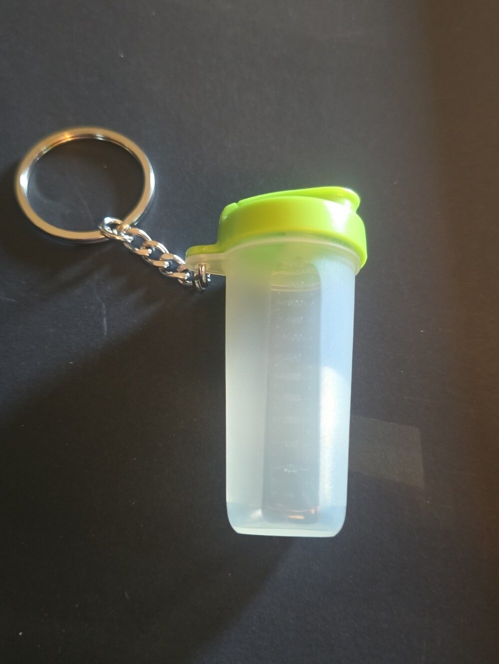 NEW TUPPERWARE Quick Shake Keychain Clear & Green Removable Lid